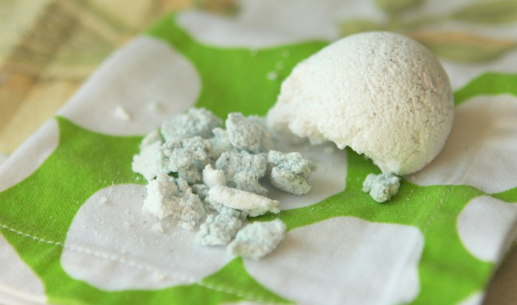 Crumbling Bath Bomb