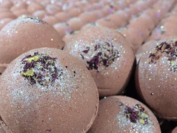 Bath Bomb with Rose Petals