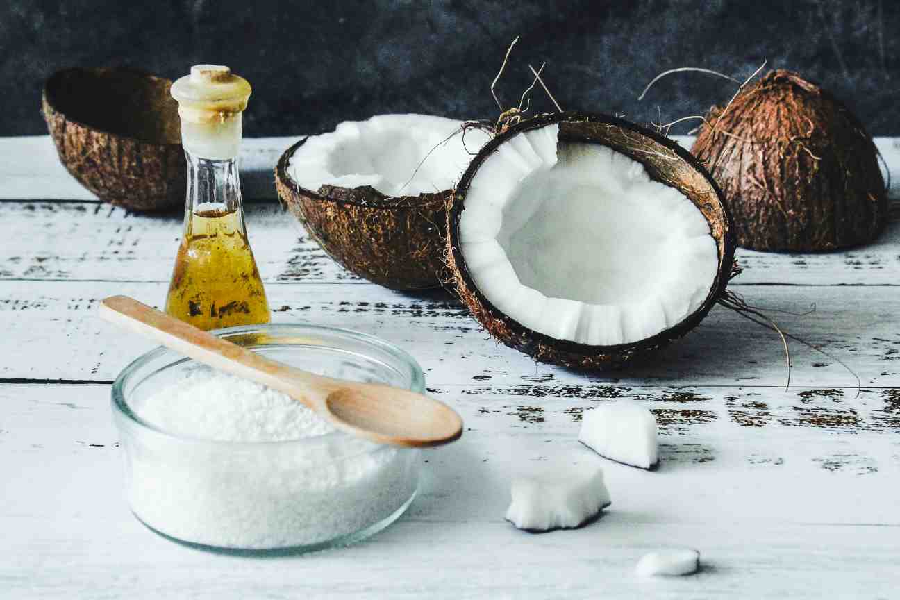 Benefits of Coconut Fragrance Oil in Aromatherapy