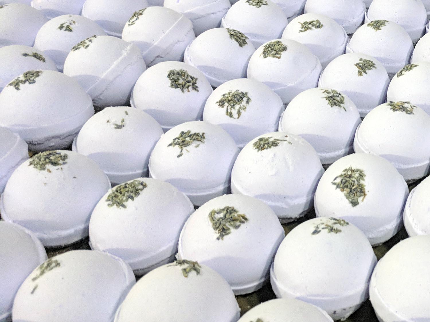 Where to buy 200 Assorted Bath Bombs